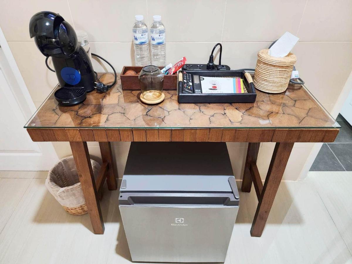 Lo-Ha Guest House, Contactless Check-In Бангкок Экстерьер фото