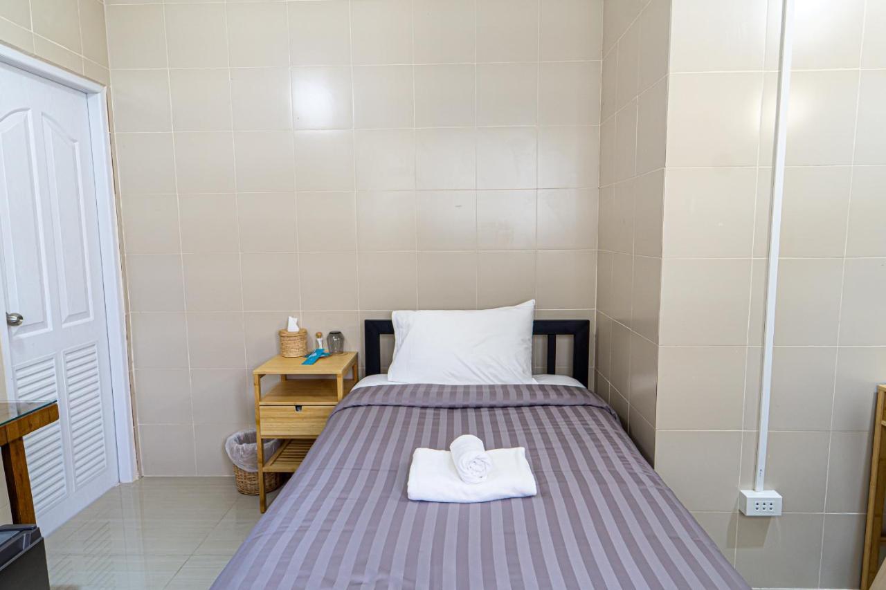 Lo-Ha Guest House, Contactless Check-In Бангкок Экстерьер фото