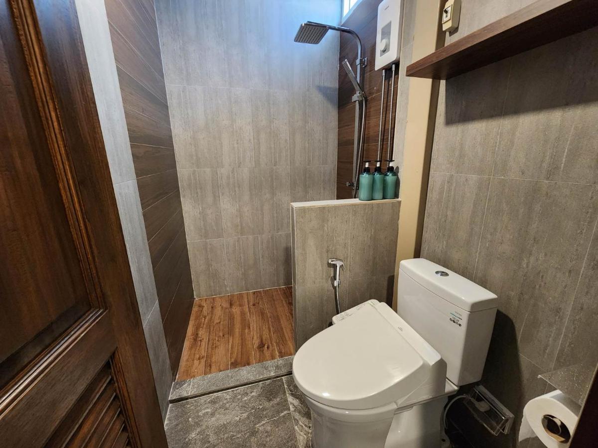 Lo-Ha Guest House, Contactless Check-In Бангкок Экстерьер фото